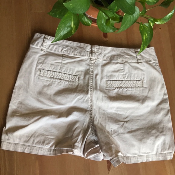 ❤️Just Beachy khaki shorts - Picture 3 of 3